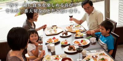 食べる時間がお客様の楽しい思い出のひとつになるよう、心を込めて調理します。