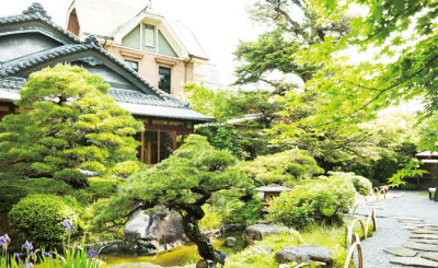 日本庭園のある、和モダンの洗練された迎賓館。ほかにも、多数のゲストハウスを運営している企業です。