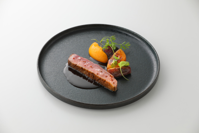 南フランスで修業を経験したシェフが、丹精込めて作り上げる料理の数々。