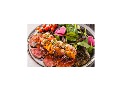 一流料亭で修業を積んだ料理人が彩り豊かな料理を提供しています。