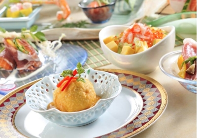 既成概念にとらわれず、洋食の要素も取り入れた新しい形のメニューを生み出しています。