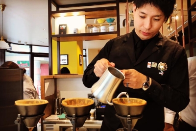 注文が入ってから、一杯ずつ煎れるこだわりの豆をつかったコーヒーと美味しい料理が魅力。