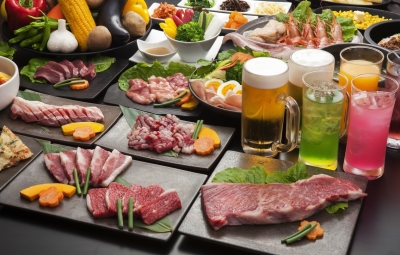 当店自慢の国産黒毛牛食べ放題!お店には笑顔と活気がいっぱい!