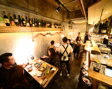 店長、マネージャーまでの昇格期間はおよそ3年が目安。経験や能力次第で1〜2年でめざせます