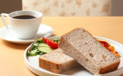 実は、珈琲だけではなく、料理にもこだわりが。お店で提供するメニューは、ソースまで全て手作りです!!