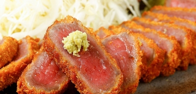 牛カツのほか、ステーキやサムギョプサル専門店など6ブランドを国内外で展開している成長企業。