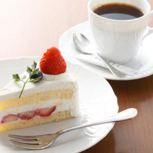 生クリームとフルーツにトコトンこだわったオリジナルケーキが自慢