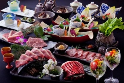 焼肉ダイニング、懐石風の肉レストラン、ステーキ&ハンバーグ専門店などを展開している企業です