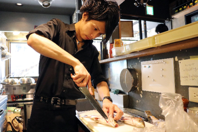 調理から店舗マネジメントまで、幅広く学ぶことができます!研修制度も充実!