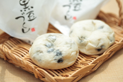 当社は、大正13年に和菓子屋として創業しました。
