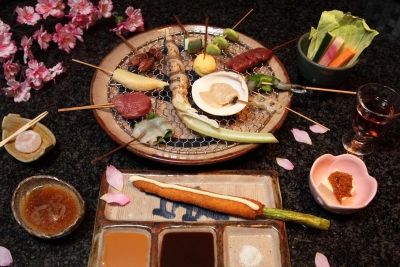 おひとりさまでもご家族でも、友人同士でもご利用いただけるお店。常連のお客様も多数訪れます。