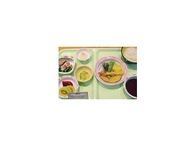終戦後に有名大学内で始めた食堂が原点。人を喜ばせるための食事づくりを受け継いでいます。