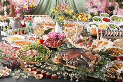 施設ごとに、地元の食材を使ったり、ご当地料理を提供したりと、食材と料理のバラエティは豊か。
