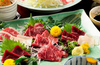 大阪市北区にある海鮮居酒屋・馬肉料理・おでん料理・ふぐ料理のお店。素材や技術に定評のある繁盛店です!