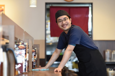 月8~9日休みなど充実した待遇をご用意。働きやすいから、平均勤続年数は13年と長いんです◎