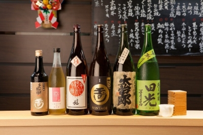 日本酒のラインナップにもこだわりあり。お料理に合う日本酒を、全国から取り揃えています。