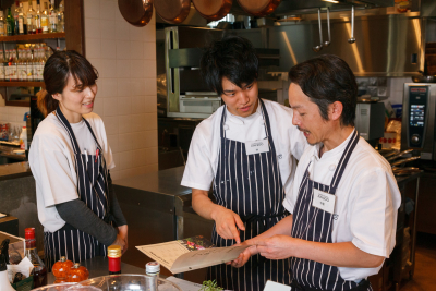 旅行や食事会など、他店のスタッフとコミュニケーションをとる機会が多く、みんな仲良し♪楽しく働けますよ