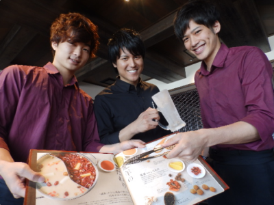 「火鍋が好き」「スキルアップしたい」と考える30代のスタッフが中心となり活躍中!