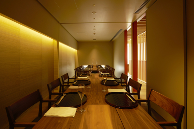 有名建築家がデザインした高級感あふれる店内。特別なひとときを演出しています