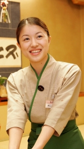 店長・支配人・本部スタッフをめざせるほか、現場のスペシャリストとなることも可能です。