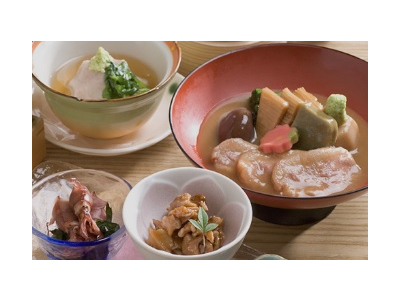 1971年の設立以来、国内に和食店を12店舗、国内外にラーメン店249店舗を展開している企業