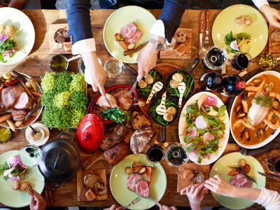 コースからアラカルトまで幅広い料理(bistro BARNYARD 銀座)