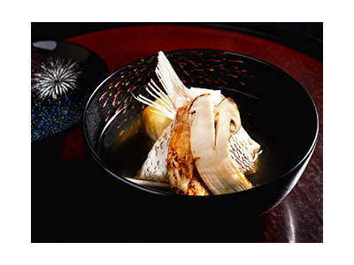 接客も大切な調味料のひとつ。あたたかなおもてなしで、お客様をお迎えしましょう。
