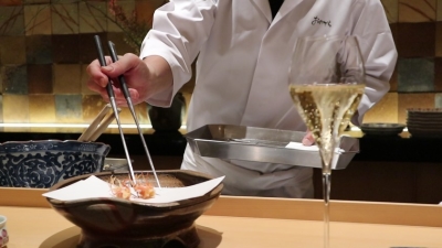 ゆくゆくは当店の“顔”としてご活躍いただけることを期待しています。