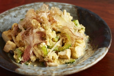 沖縄から直送食材を使ったちゃんぷるー!他にも珍しい沖縄料理がたくさん!