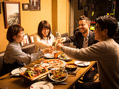 弊社が求めているのは、人を楽しませるのが大好きな方!