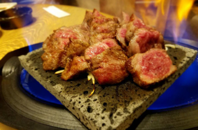 いずれの店舗も、素材にこだわった料理の数々を提供しています。