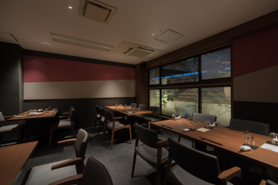 新店はカジュアルに楽しめる中華バルと、中華を含め様々な料理の要素を取り入れたフュージョン料理です。
