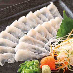 広島の名産の穴子。新鮮だからこそ刺身でも美味しくお召し上がりいただけます。