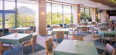 自然ゆたかな美しい景色がのぞめる職場で、気持ちよく働けます!