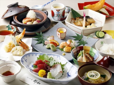精進料理だけでなくビーガン料理など、時代の先端を行くお料理が学べるのもポイント