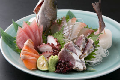 海鮮料理は、その日によって仕入れる魚を変えるこだわり。魚の旨みを活かしたさばく技術が学べます。