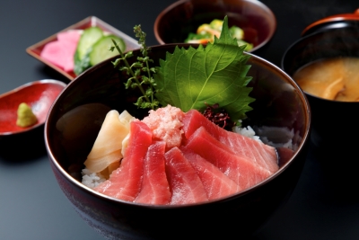 料理人として腕をみがき、将来は料理長をめざしていくことも可能です。