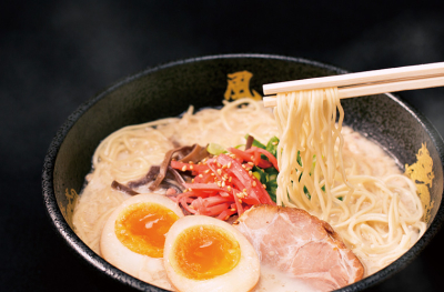 当店オリジナルの博多ラーメンは本場の味を知る人も納得の一杯として好評をいただいています