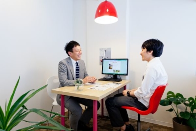 カフェ風の東京オフィス、何でも気軽に相談してほしいとの想いから