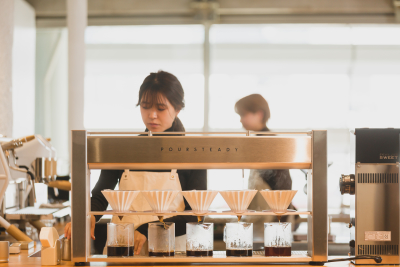 今回は、当社で提供するコーヒー豆の自家焙煎を一手に担う焙煎所で、新しい仲間を募集します!
