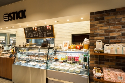 やる気とスキル次第で、挑戦できる業務はたくさん!ゆくゆくは、商品開発や店舗開発を担当する道も。