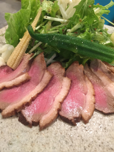 お蕎麦以外にも地鶏や鴨を使った和の創作料理などを提供します。
