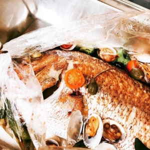 和歌山の旬の食材をつかったお料理をご提供。