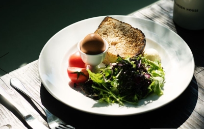 月8日以上休みあり◎ゆとりの勤務でこだわり料理を学びながら、料理長昇格後は月給35万円~も可能です!