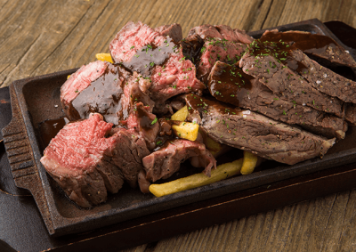 国産牛のみかわビーフを一頭買いして提供する お肉料理