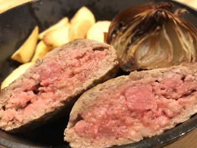 こだわりあふれる肉料理をメインにご提供しております。