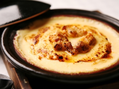 銀座の洋食と京都の和食を融合させた料理を提供しています。アイデアや意見は大歓迎!