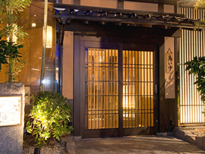 国内に142店舗、国外に118店舗の飲食店を展開