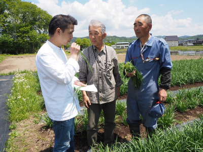 食材にこだわって、産地まで出かけて農家の方と交流することも!