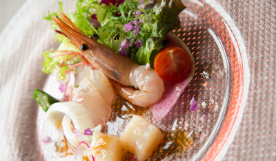 地元の食材をふんだんに使った“AOMORIフレンチ”を提供しています。